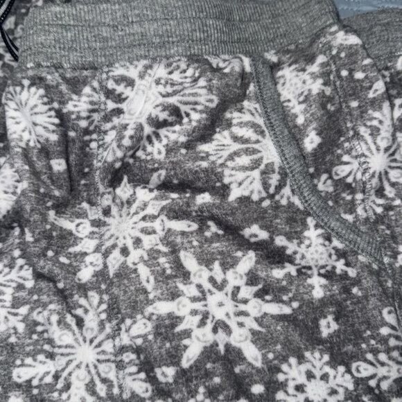 Nautica Womens Gray & White Snowflake Pajama Set Long Sleeve Top & Pants V-Neck - Picture 7 of 10